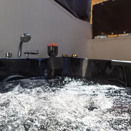 Ponte Vecchio Terrace With Jacuzzi Флоренция