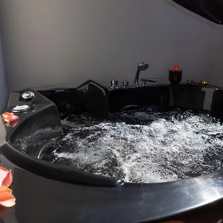 Апартаменты Ponte Vecchio Terrace With Jacuzzi Флоренция