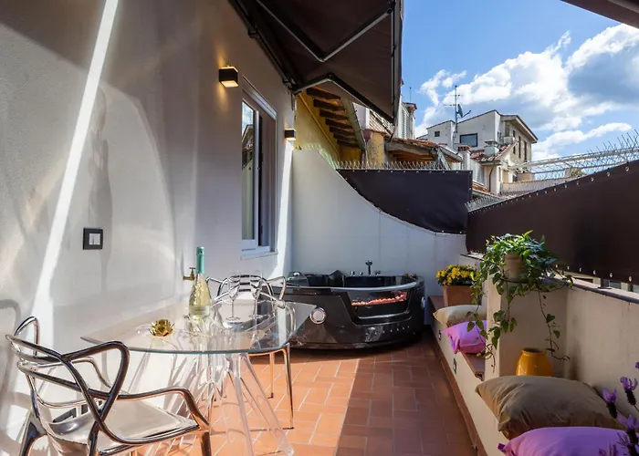 Διαμέρισμα Ponte Vecchio Terrace With Jacuzzi